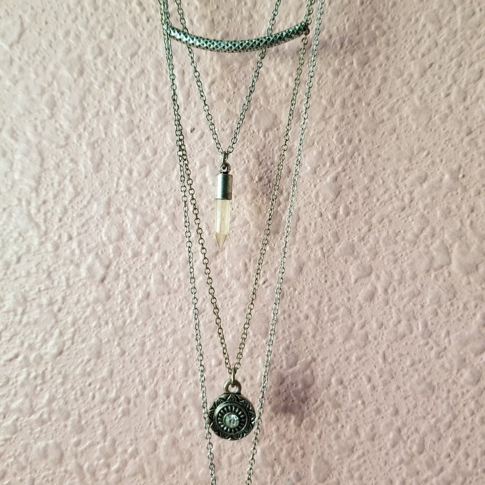 layered necklace - Picture 2 of 3